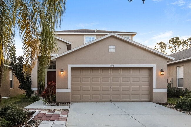 property at 906 Windton Oak Dr