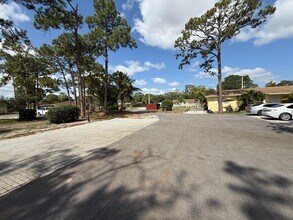 4562 S Haverhill Rd in Greenacres, FL - Building Photo - Building Photo