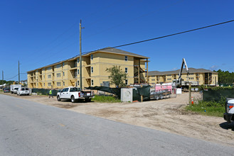 Pelican Pointe in Panama City Beach, FL - Building Photo - Building Photo