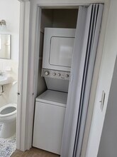 742 NW 5th Ave, Unit Apartment 1 in Miami, FL - Building Photo - Building Photo