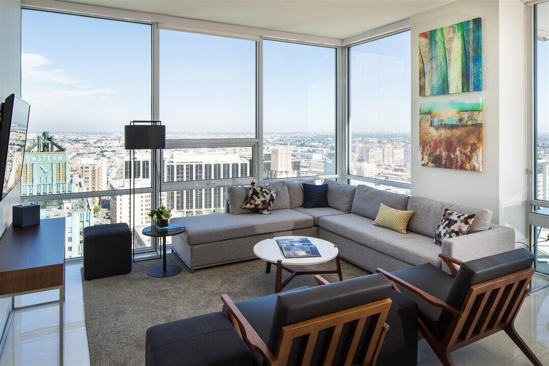 868 S Olive St in Los Angeles, CA - Foto de edificio