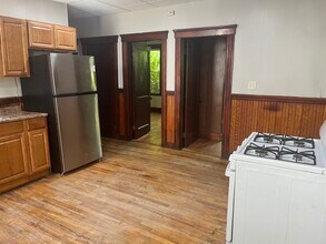 37 Columbia St, Unit 1 in Worcester, MA - Building Photo - Building Photo