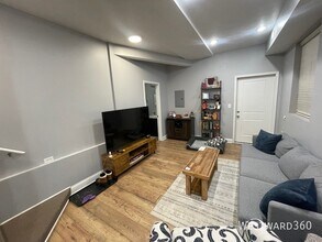 1120 W Addison St in Chicago, IL - Building Photo - Building Photo