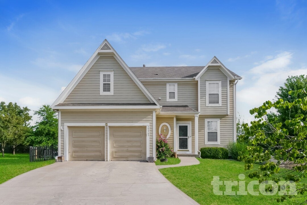 15365 S Alden St in Olathe, KS - Foto de edificio