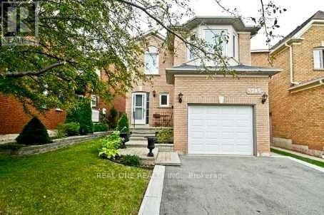 5745 Tayside Crescent in Mississauga, ON - Building Photo