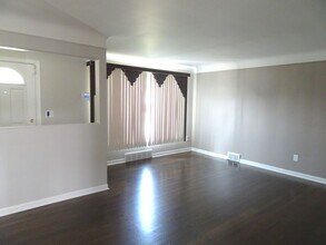 18012 Prosper Ave in Eastpointe, MI - Building Photo - Building Photo