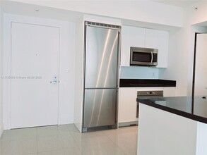 92 SW 3rd St, Unit 1702 in Miami, FL - Building Photo - Building Photo