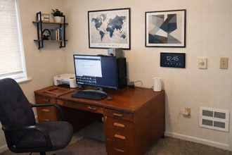 64588 Cammann Rd, Unit 1 in Coos Bay, OR - Foto de edificio - Building Photo