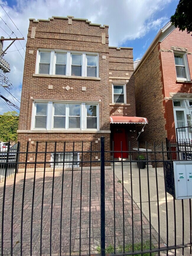 property at 2344 W Barry Ave