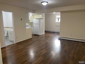 1462A River in Edgewater, NJ - Building Photo - Building Photo