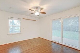 5410 De Milo Dr in Houston, TX - Building Photo - Building Photo