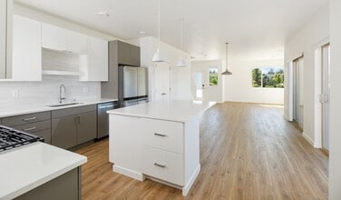 32772 Ten Trails Pkwy SE in Black Diamond, WA - Foto de edificio - Building Photo