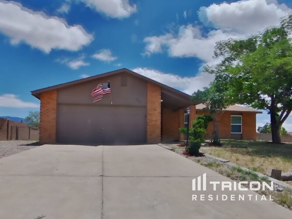 4420 Denise Dr NE in Rio Rancho, NM - Building Photo