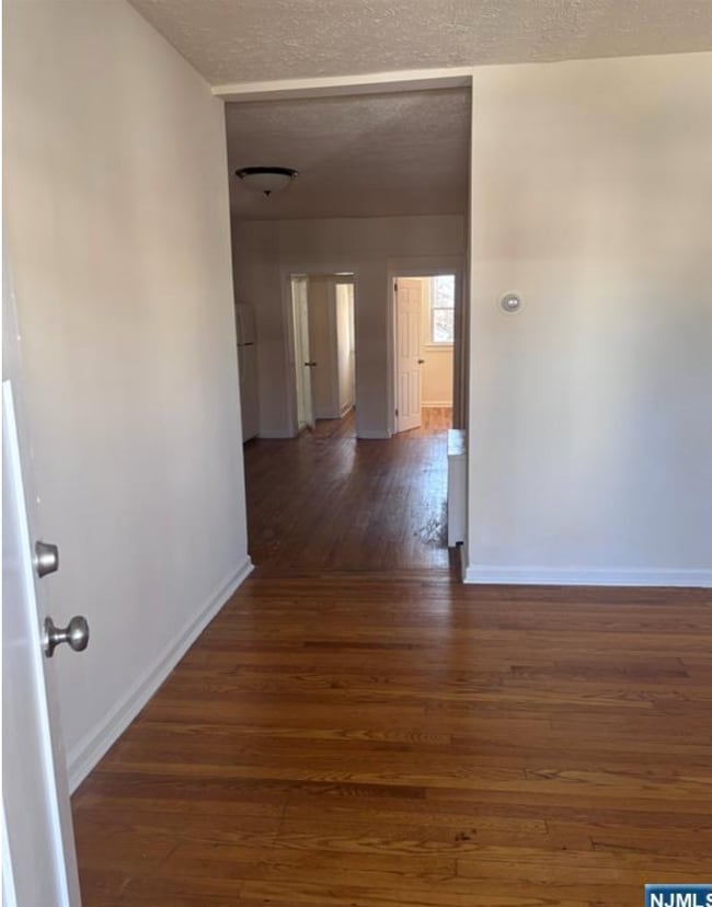 467 Washington Ave, Unit 1 in Hackensack, NJ - Building Photo - Building Photo