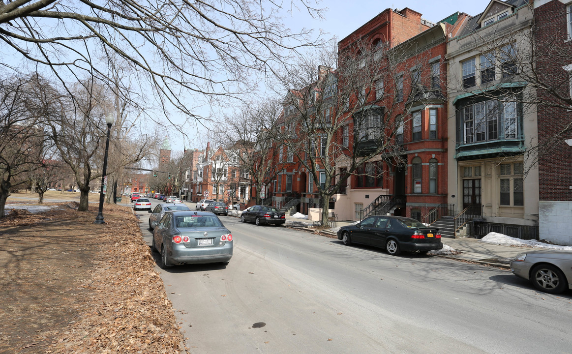 44 Willett St in Albany, NY - Foto de edificio