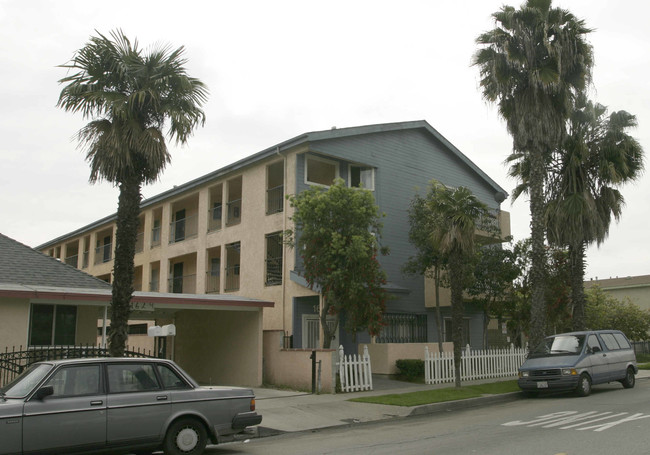 1622 Junipero in Long Beach, CA - Foto de edificio - Building Photo