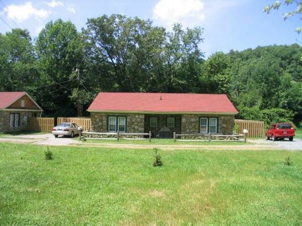 14-72 Natural Springs Loop in Waynesville, NC - Foto de edificio - Building Photo