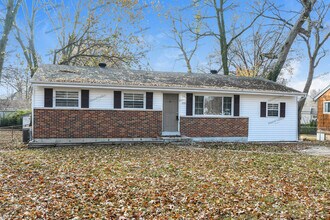 650 Lilac Dr in Florissant, MO - Building Photo - Building Photo