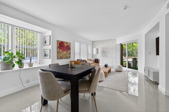 4807 Via Palm Lakes in West Palm Beach, FL - Building Photo - Building Photo