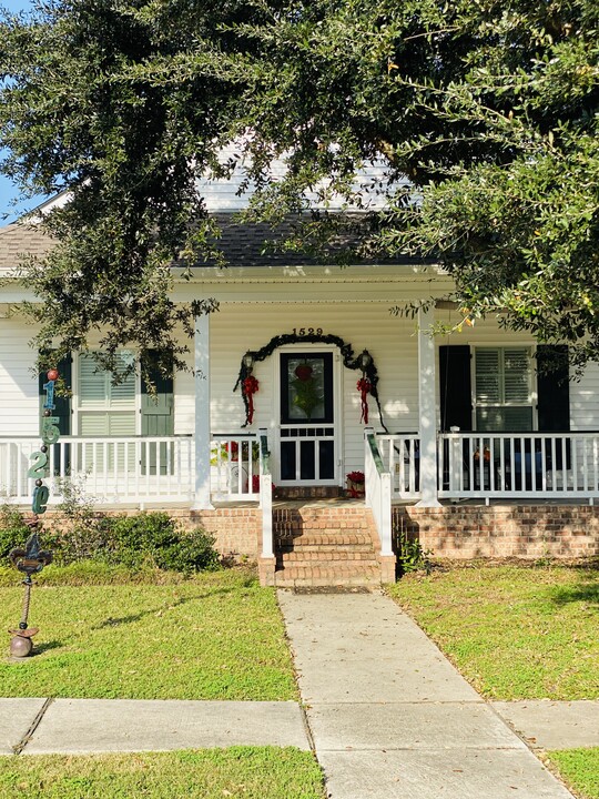 1529 Edinburgh St in Metairie, LA - Building Photo