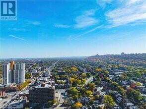 175 Hunter St E in Hamilton, ON - Building Photo - Building Photo