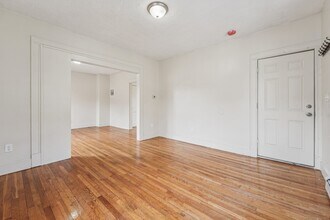 154 Easton Ave-Unit -2 in Waterbury, CT - Building Photo - Building Photo