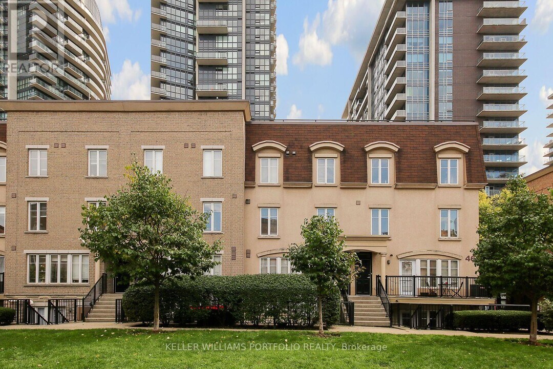 46 E Liberty St in Toronto, ON - Building Photo