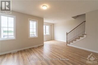 2014 Leinster Cir in Ottawa, ON - Building Photo - Building Photo
