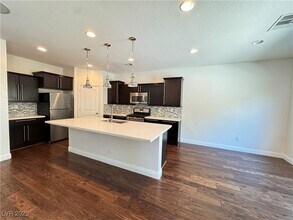 2090 Morro Vista Dr in Las Vegas, NV - Building Photo - Building Photo