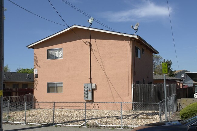 1555 159th Ave in San Leandro, CA - Building Photo - Building Photo