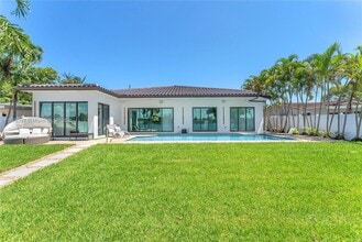 21100 NE 25th Ct in Miami, FL - Building Photo - Building Photo