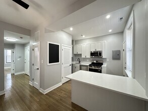 3828 N Wilton Ave, Unit J03P in Chicago, IL - Building Photo - Building Photo