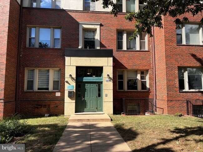 property at 1218 Perry St NE