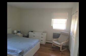 803 Centre St, Unit T in Boston, MA - Building Photo - Building Photo