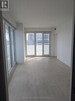 3900 Confederation Pkwy in Mississauga, ON - Building Photo