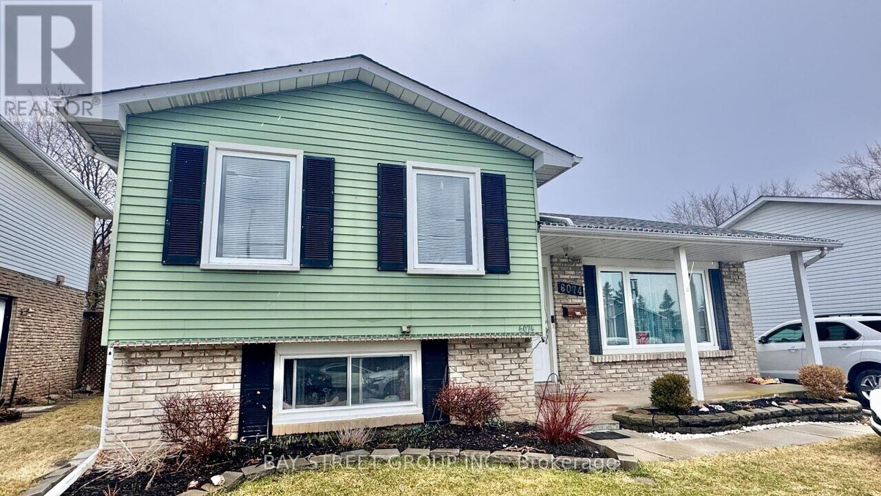 6074 Belaire Ave in Niagara Falls, ON - Building Photo