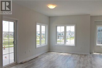 124 Compass Trail in Cambridge, ON - Building Photo - Building Photo