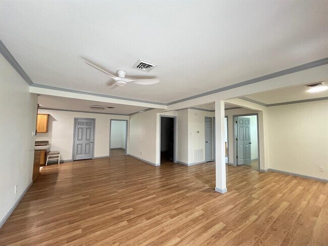 2622 Pine St in Galveston, TX - Foto de edificio - Building Photo