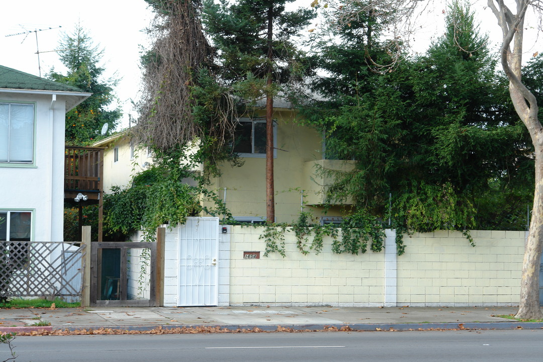 1654 San Pablo Ave in Berkeley, CA - Building Photo