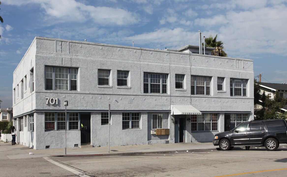 701 Linden Ave in Long Beach, CA - Foto de edificio