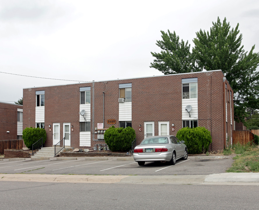 South Huron Street Townhomes in Littleton, CO - Building Photo