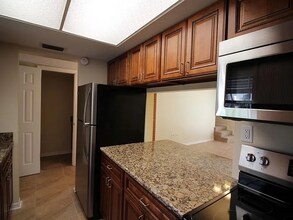 2567 SE 15th Ave in Ocala, FL - Foto de edificio - Building Photo