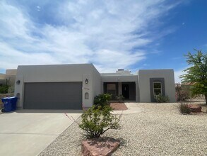 2020 Southern Star Loop in Las Cruces, NM - Building Photo - Building Photo