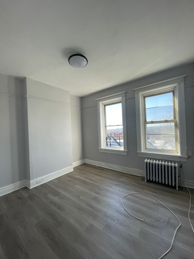 104 Romaine Ave, Unit 7 in Jersey City, NJ - Building Photo - Building Photo
