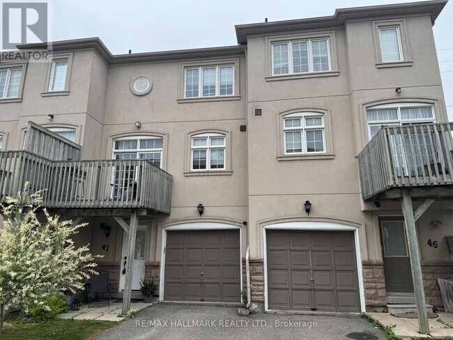 10-10 Post Oak Dr in Richmond Hill, ON - Building Photo - Building Photo