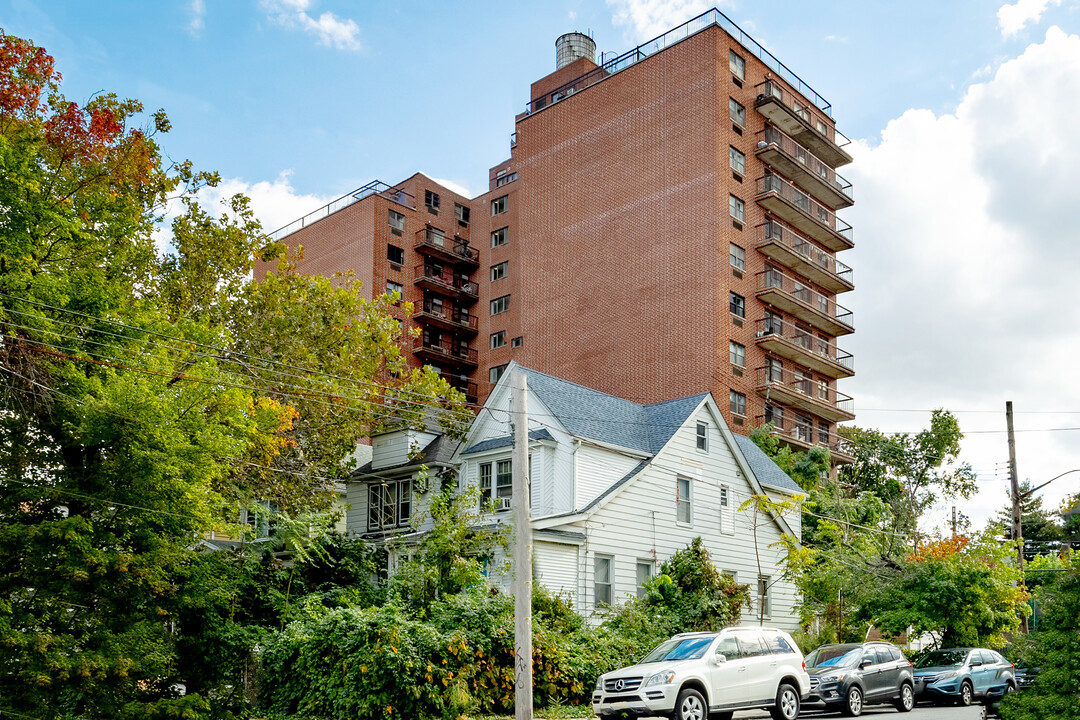 Austin Towers in Rego Park, NY - Building Photo