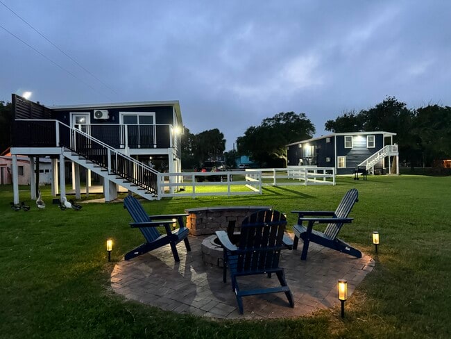 5202 County Road 469, Unit 7