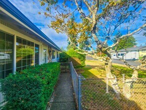 2878 SE Travera Dr in Port Orchard, WA - Foto de edificio - Building Photo