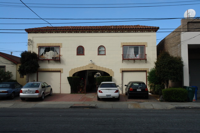 245 Myrtle Rd in Burlingame, CA - Foto de edificio - Building Photo