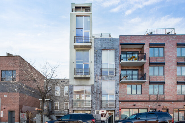 898 Metropolitan Ave in Brooklyn, NY - Building Photo - Building Photo